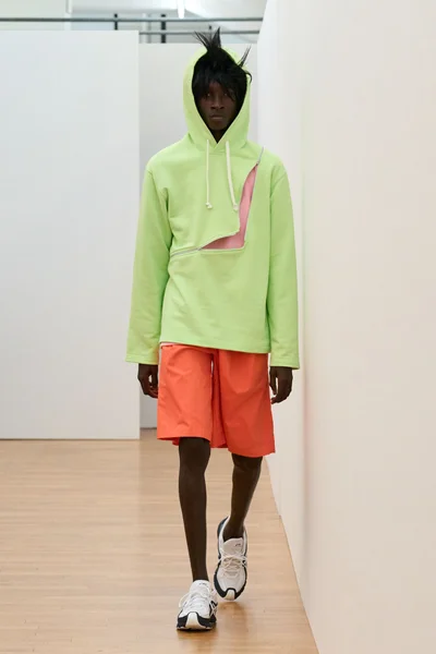Look 48